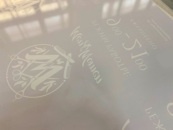 Печать на прозрачной пленке белым цветом - print100.ru