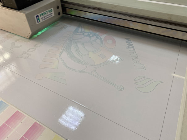 Печать на прозрачной пленке самоклейке  - print100.ru